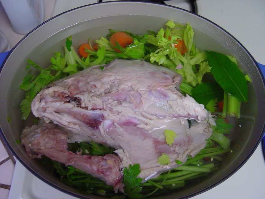 tn_02_Turkey Soup.jpg (900x675; 114580 bytes)